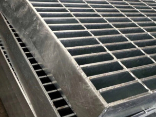 鍍鋅鋼格板選什么規(guī)格型號(hào)經(jīng)濟(jì)實(shí)惠 鍍鋅鋼格板選什么規(guī)格型號(hào)經(jīng)濟(jì)實(shí)惠